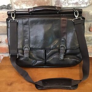 SOLO Men's Executive Brown Leather Laptop Briefcase with Adjustable Strap